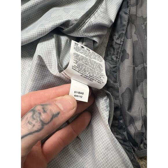 Nike Gray Camo Patterned Athletics West‎ 2011 Nylon Sample Windbreaker Men’s M - Picture 9 of 13